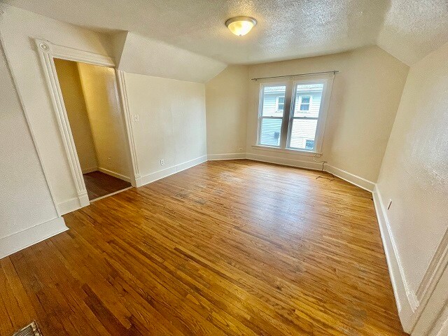 Foto del edificio - 400 2nd Ave SW