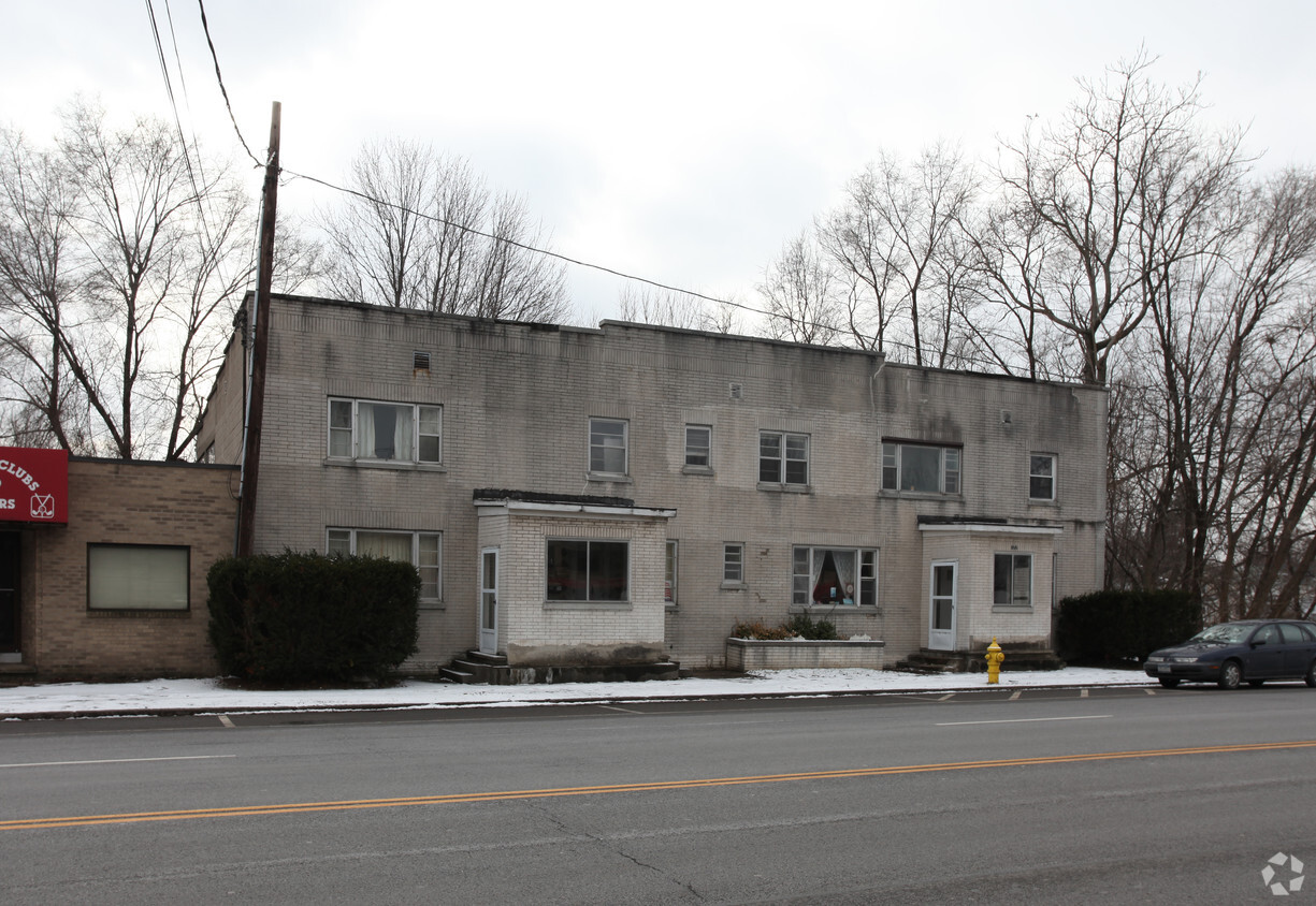 Foto del edificio - 370 W Commercial St