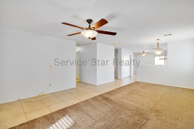 Foto del edificio - 9326 W Mary Ann Dr