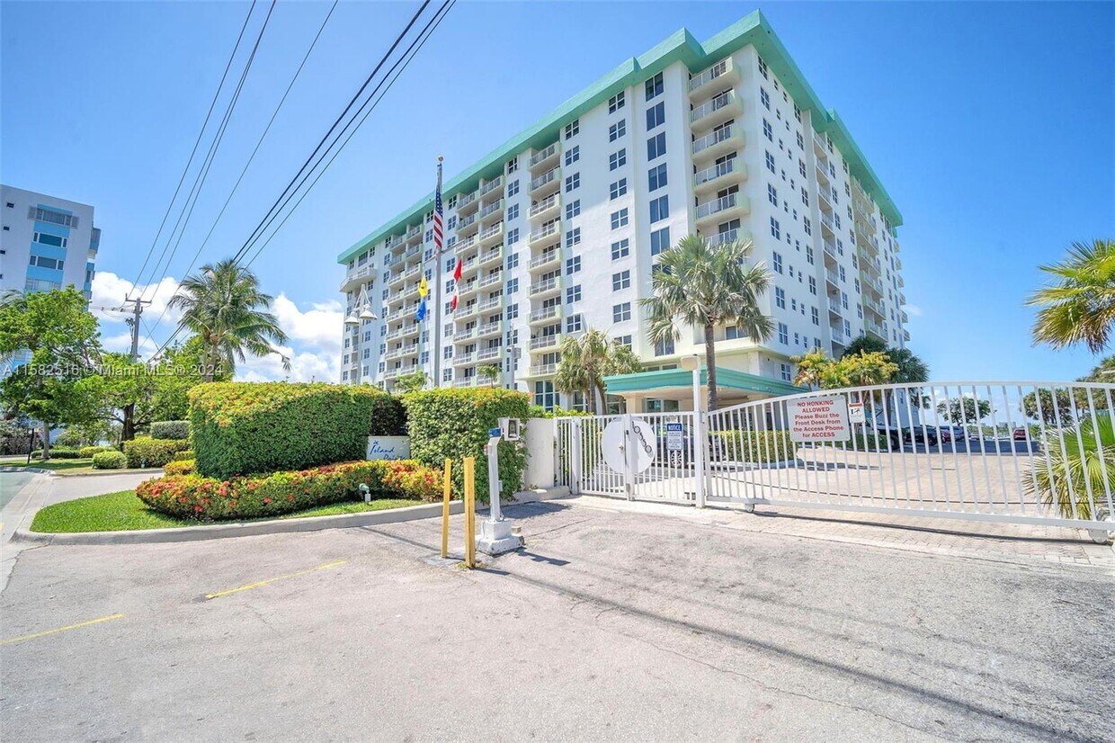 Primary Photo - 10350 W Bay Harbor Dr