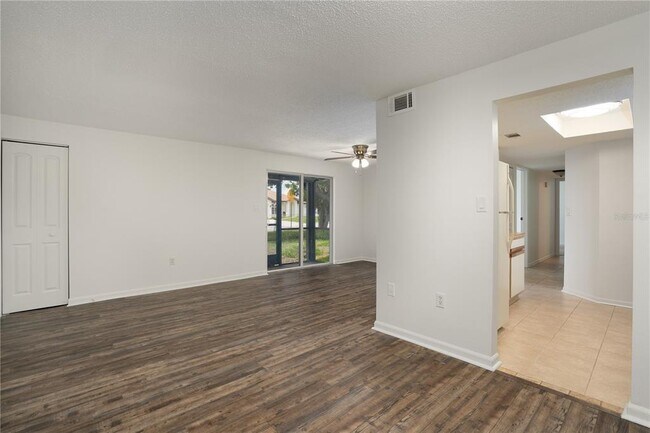 Foto del edificio - 22291 Westchester Blvd