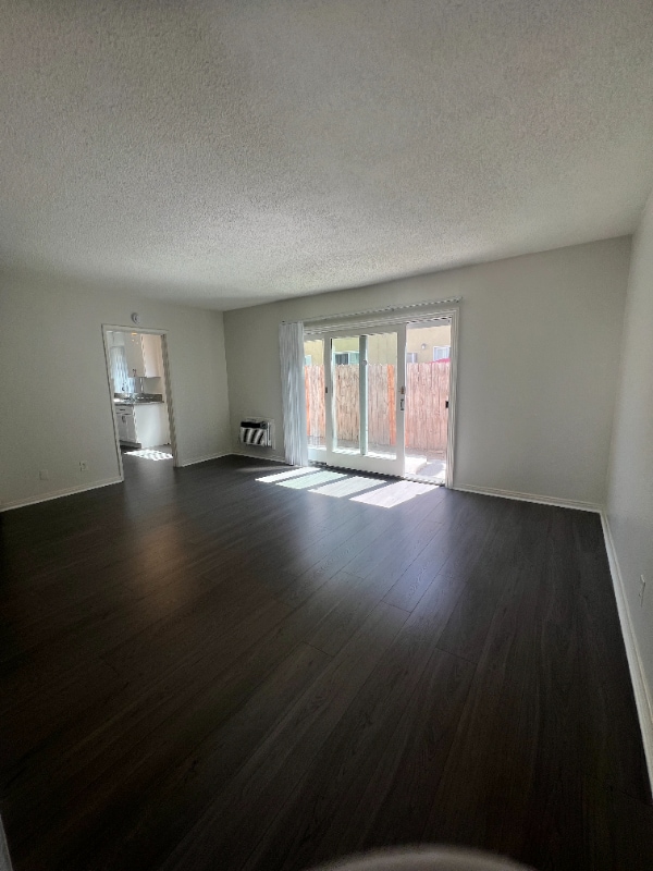 Foto del edificio - 1827 W Glencrest Ave