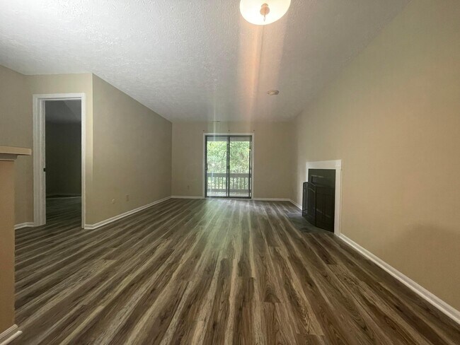 Foto del edificio - 5334 Darlington Rd