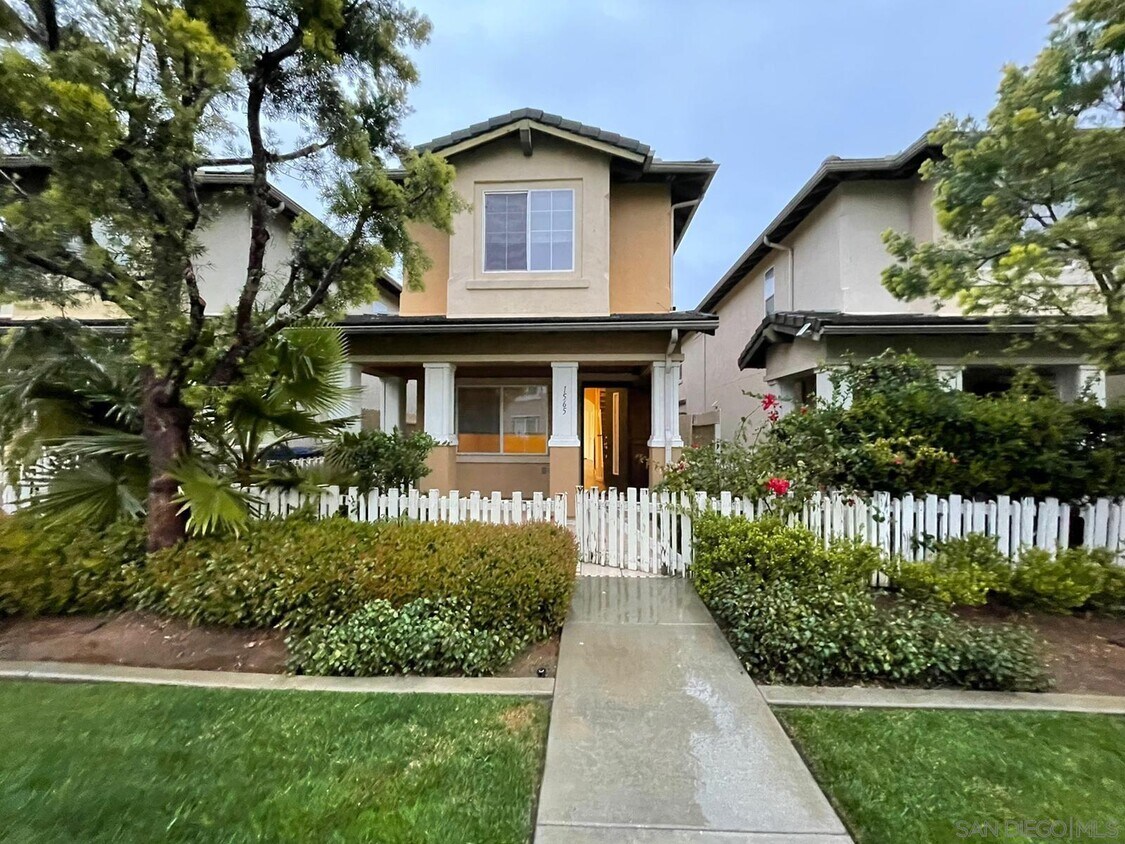 1565 S Escondido Blvd, Escondido, CA 92025 Townhome Rentals in