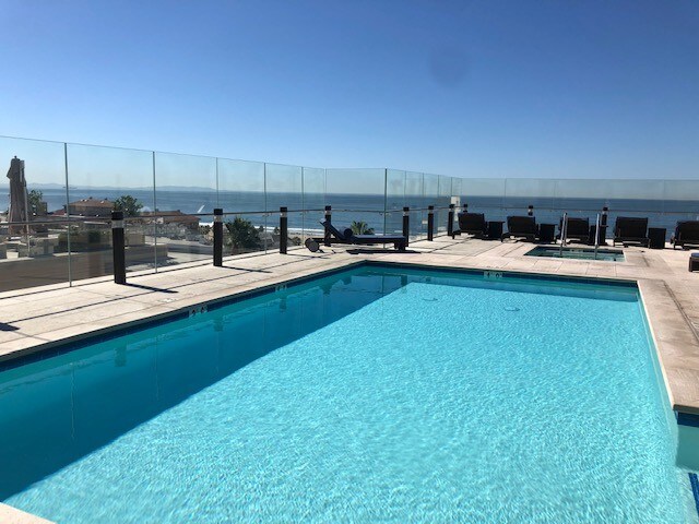 PISCINA EN LA AZOTEA CON VISTA AL MAR - 1755 Ocean Ave