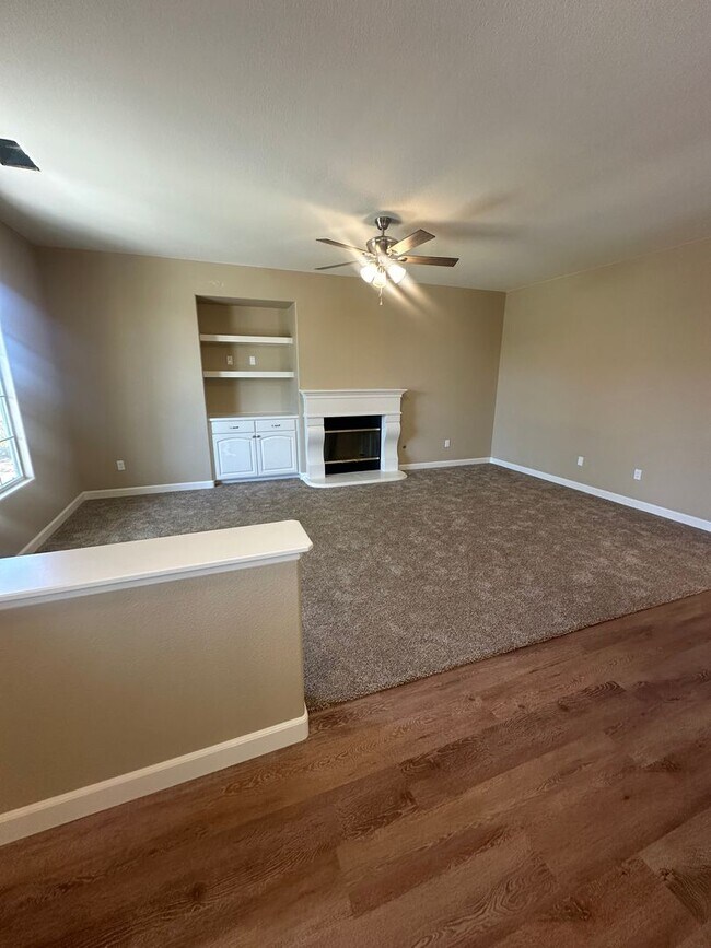 Building Photo - Remodeled 4 Bedroom 2 Bathroom in Stonecrest