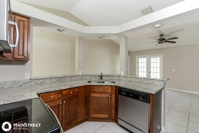 Building Photo - 2041 Claremont Dr