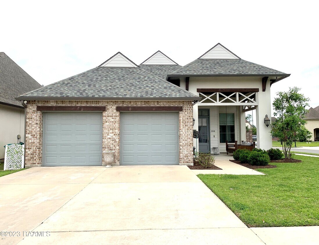 200 Cypress View Dr, Youngsville, LA 70592 House Rental in
