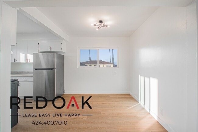 Building Photo - 1115 W 111th St