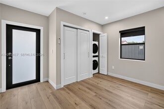 Building Photo - 1011 NW 30th Pl