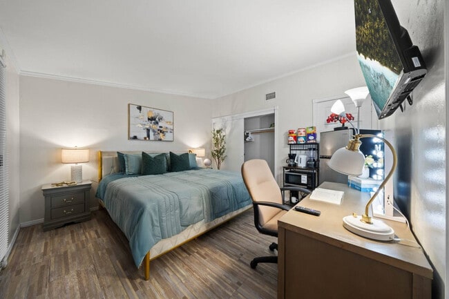 Building Photo - 10150 Sierra Madre Rd