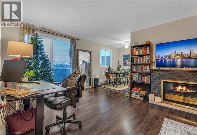 Building Photo - 1102 Jalna Blvd