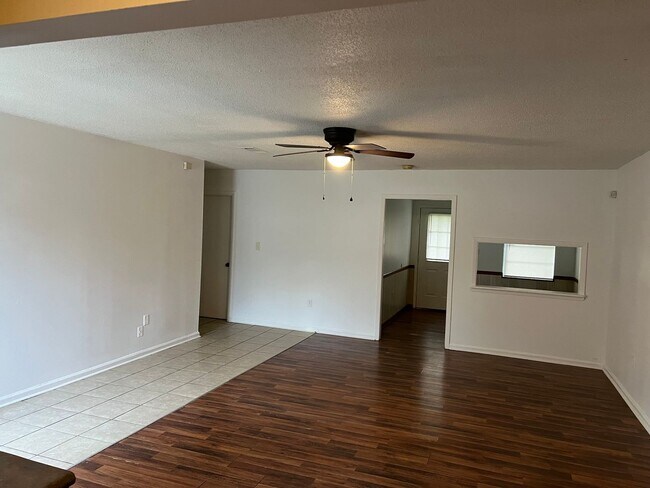 Foto del edificio - 172 Cherokee Cir