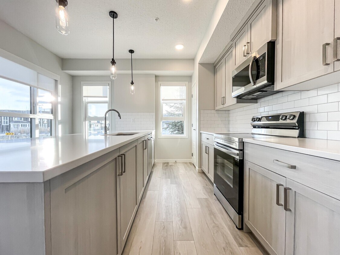 40 Carrington Plaza NW, Calgary, AB T3P 0C9 Townhouse for Rent in