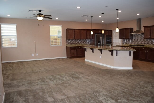 Building Photo - 5516 Ensemble Way