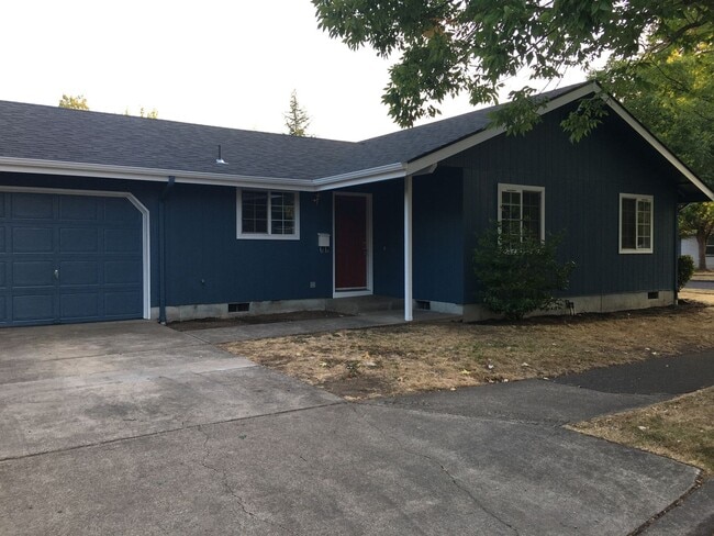 Photo - 930-940 E 24th Ave (Eugene, OR) Apartment