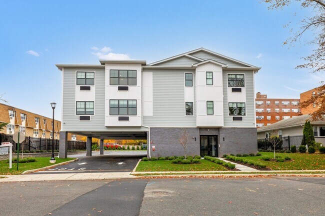Foto del edificio - 74 Clarendon Pl