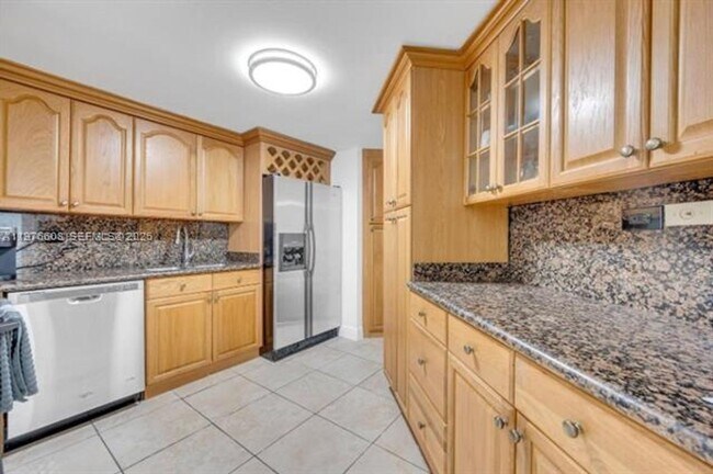 Foto del edificio - 999 Brickell Bay Dr