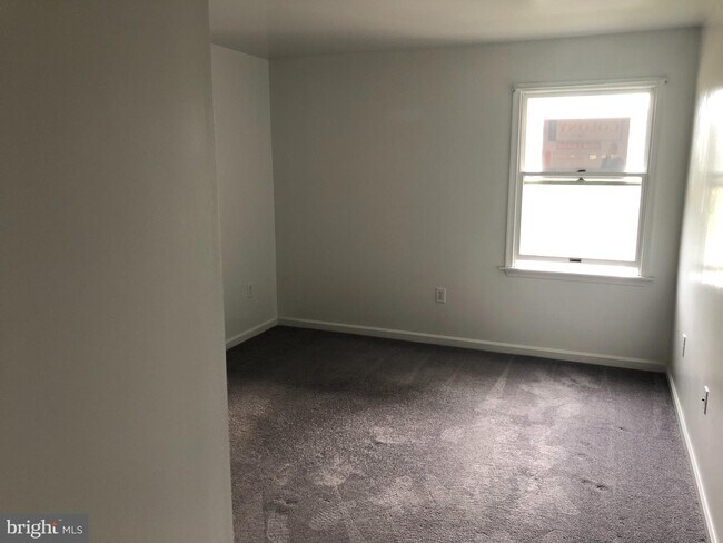 Foto del edificio - 5281 Berkshire Ct