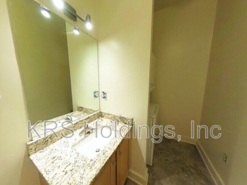 Photo - 301 Goshen St