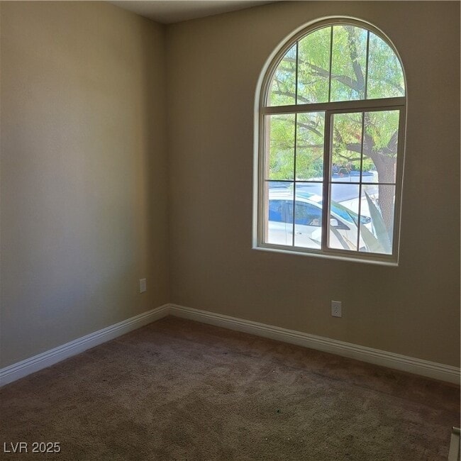 Building Photo - 10686 Cliff Lake St