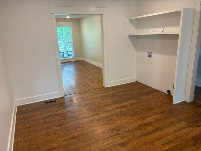 Foto del edificio - Brookwood Terrace