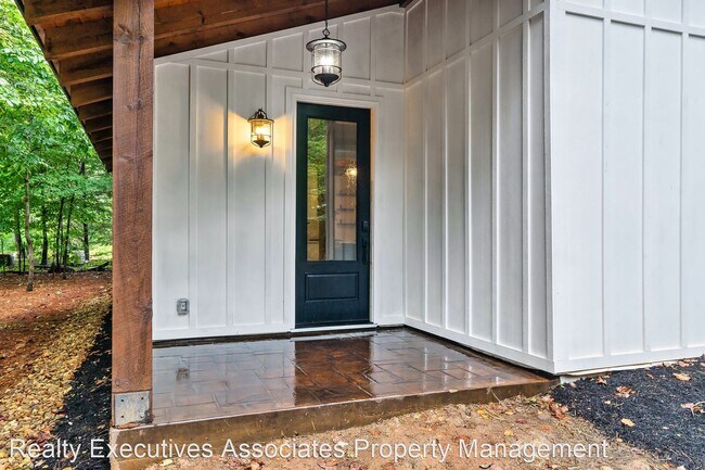 Foto del edificio - 3 br, 2 bath House - 228 Sims Place Road