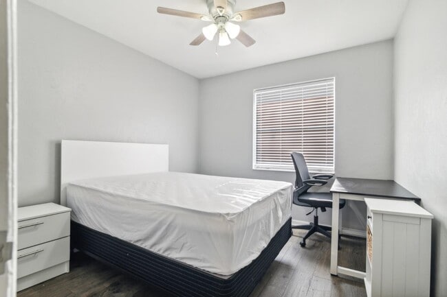 Photo - 2118 SW 69th Dr Townhome