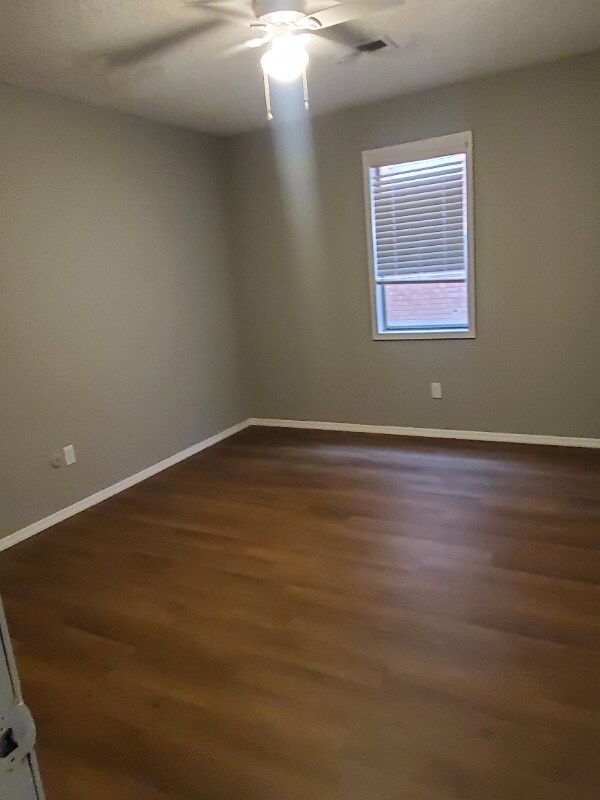 Foto del edificio - 1234 E Elm St