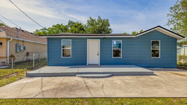 Foto del edificio - 1610 N Goldenrod Rd