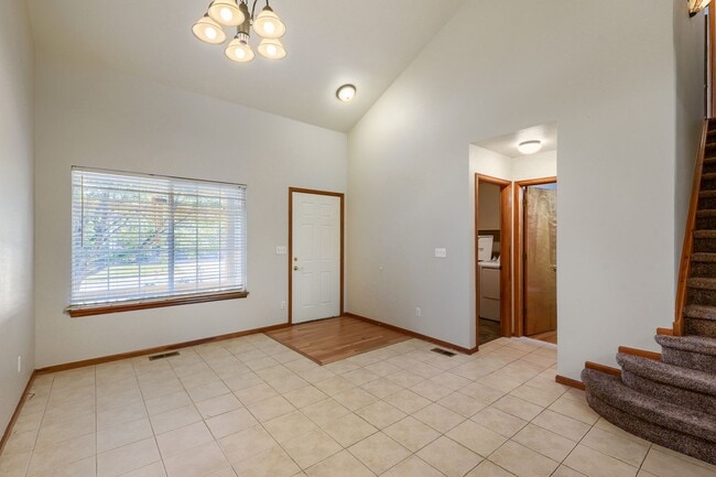 Photo - Evolve Real Estate: Beautiful 5 Bedroom Home in HIGHLANDS RANCH - Available NOW!