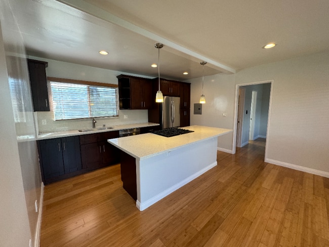 Building Photo - 5567 Inglewood Blvd