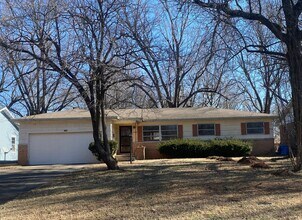 Building Photo - 1504 S Barnes Ave