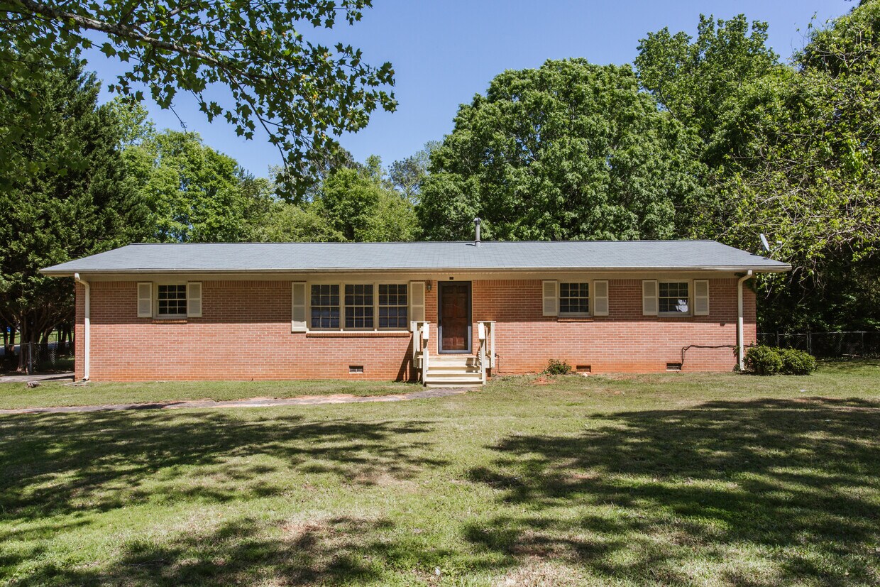 125 Cavalier Ct, Athens, GA 30606 House Rental in Athens, GA