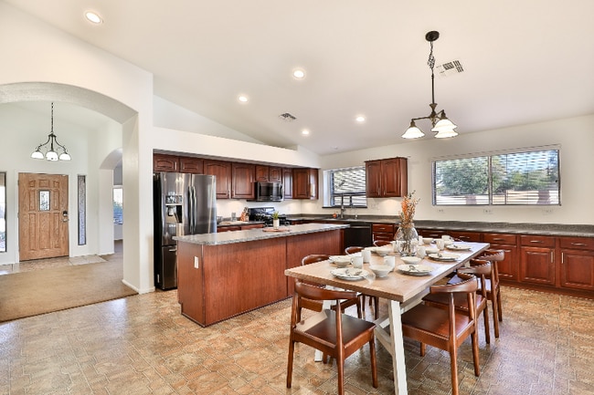 Photo - 705 N 167th Dr (Goodyear, AZ) House