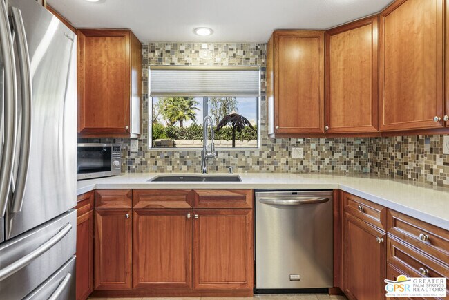 Foto del edificio - 1183 Tiffany Cir N