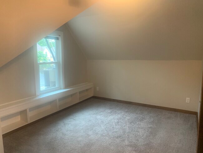 Bedroom - 219 E End Ave