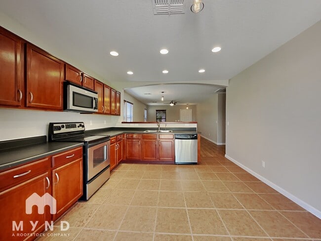 Building Photo - 669 W Silver Reef Ct