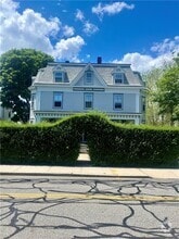 Building Photo - 14 1/2 Kay St