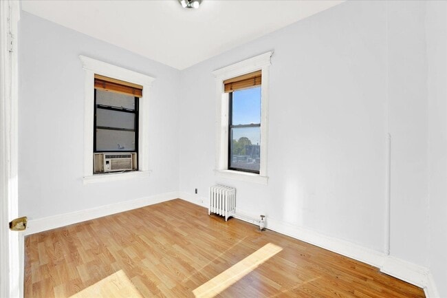 Foto del edificio - 2988 John F. Kennedy Blvd