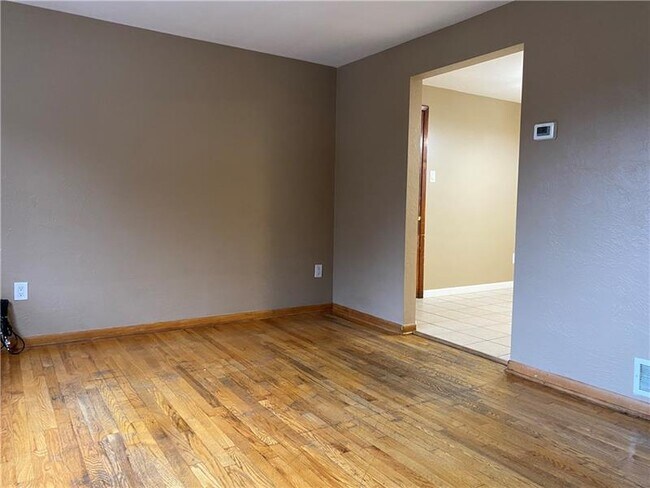 Foto del edificio - 2121 St Leo St