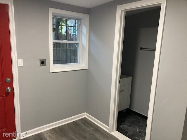 Building Photo - 3 br, 1.5 bath House - 2709 West Montgomer...