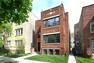 Building Photo - 1630 W Thorndale Ave