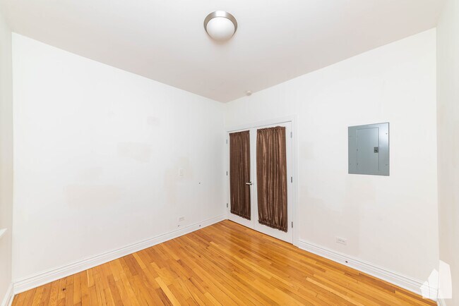 Building Photo - 4335 N Troy St