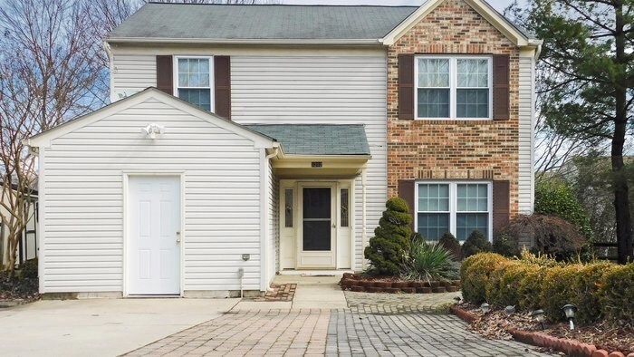 Primary Photo - 3292 Huntington Cir