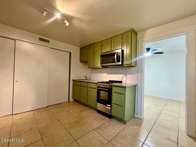 Foto del edificio - 1203 Madeline Dr