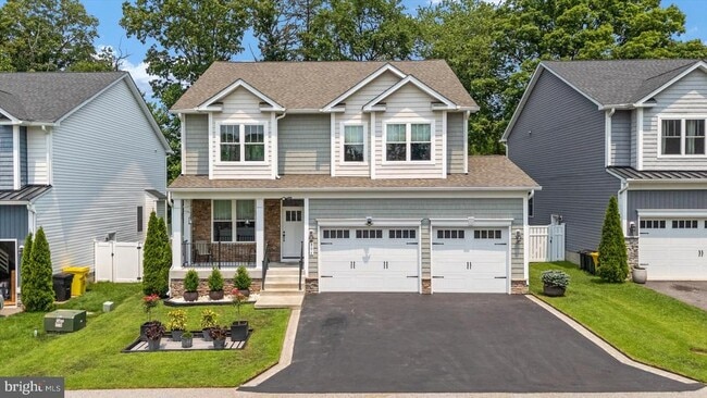 Building Photo - 806 Lynwood Ln