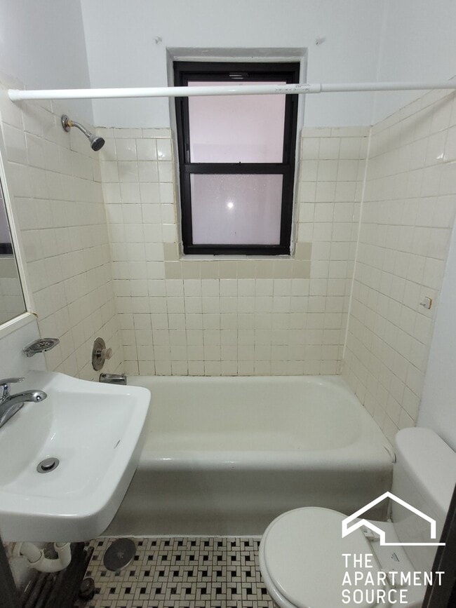 Foto del edificio - 948 W Cuyler Ave