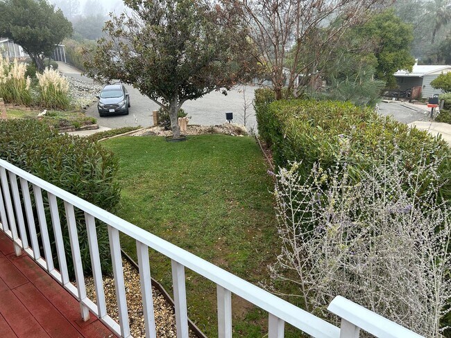 Foto del edificio - 8 Bass Ct