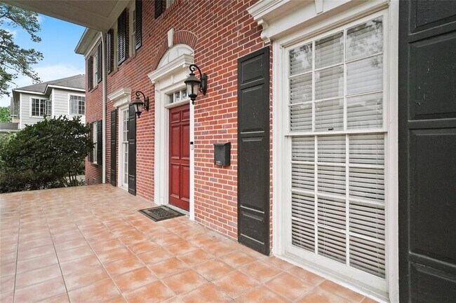 Building Photo - 3221 Ewing St